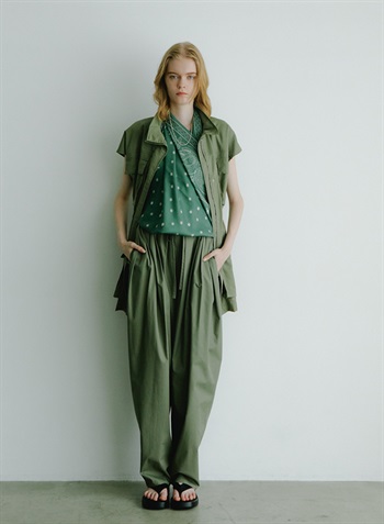 スリーブレスフィールドジャケット