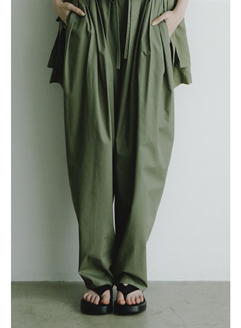 ドローストリングプリーツパンツ