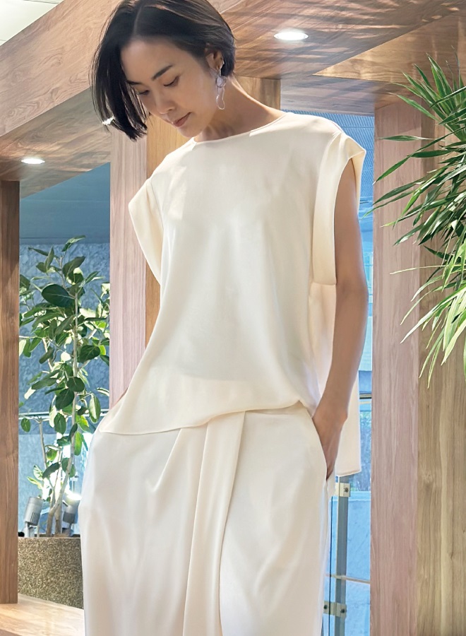 ターンスリーブトップ